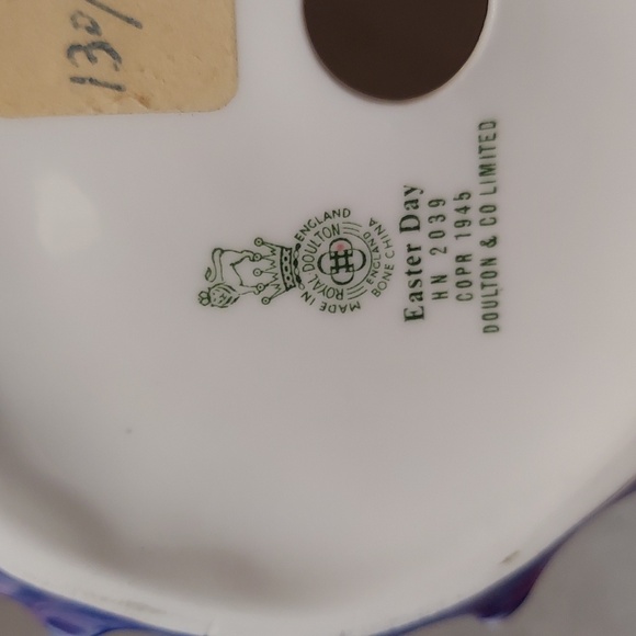 Royal Doulton Easter Day figurine - Picture 8 of 8